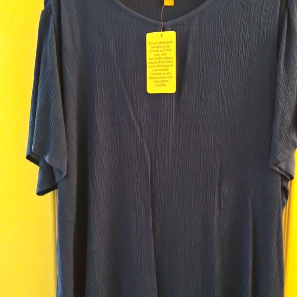 Top - Picture 2 of 2